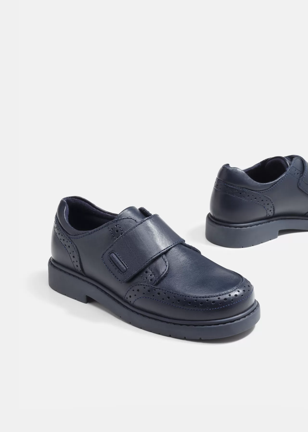 Shop Mayoral Buty sportowe szkolne ze skóry dla chłopca Granatowy