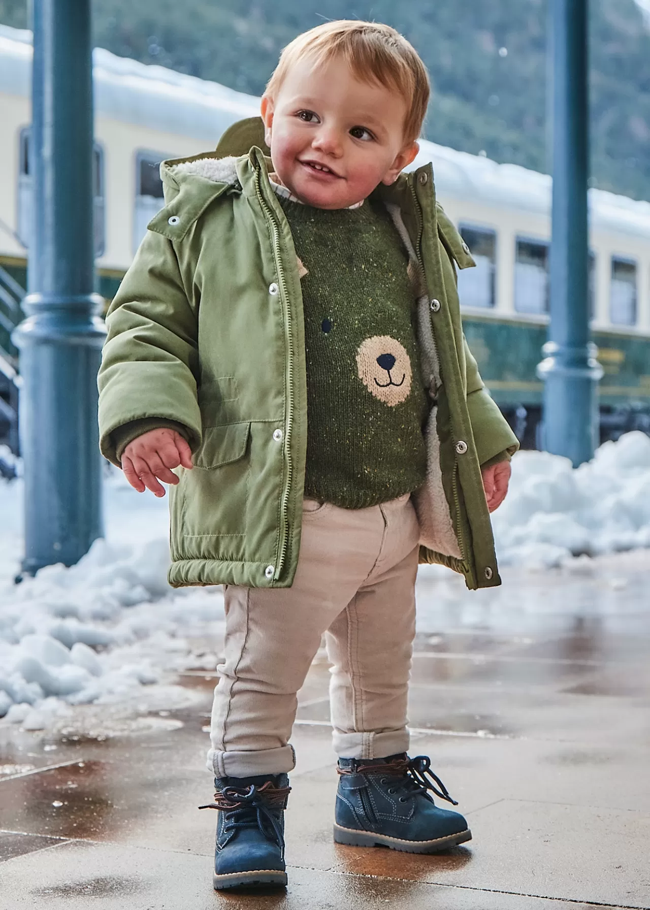 Shop Mayoral Sztruksowe spodnie niemowlęce Gips